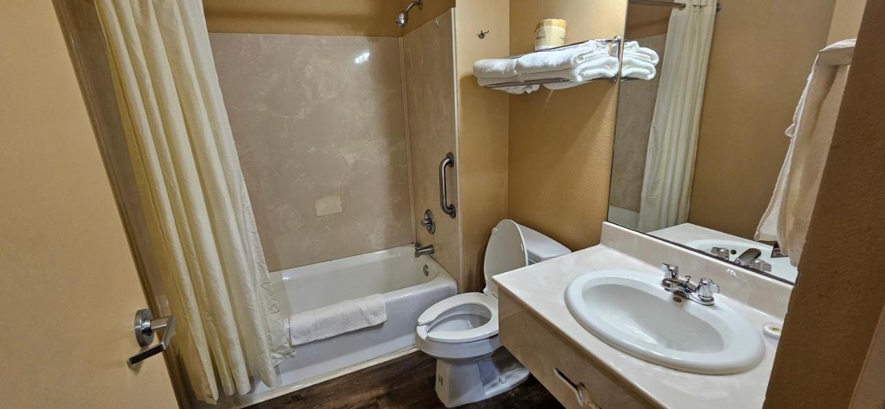 Weston Inn & Suites Rusk Extérieur photo