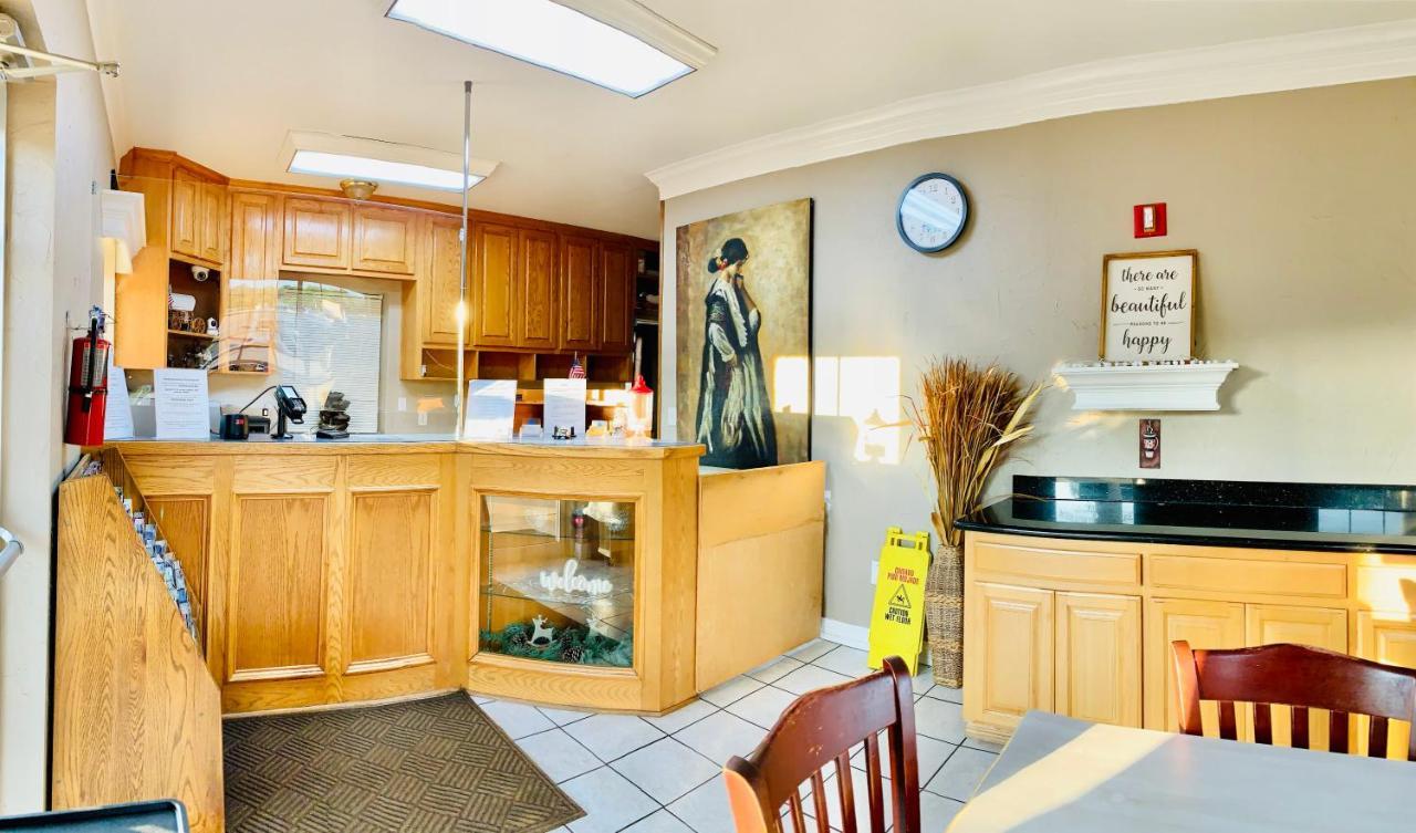 Weston Inn & Suites Rusk Extérieur photo