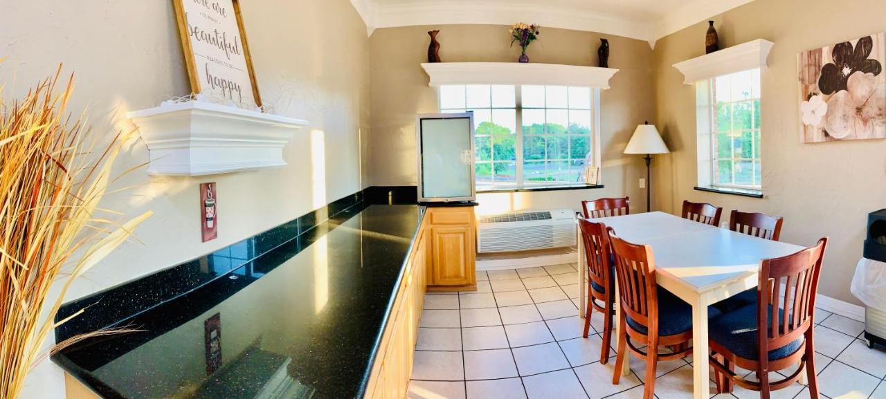 Weston Inn & Suites Rusk Extérieur photo